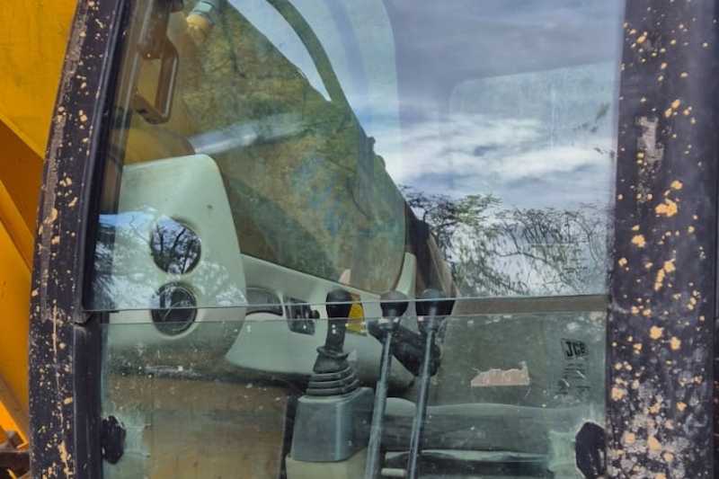 OmecoHub - Immagine JCB JS200N